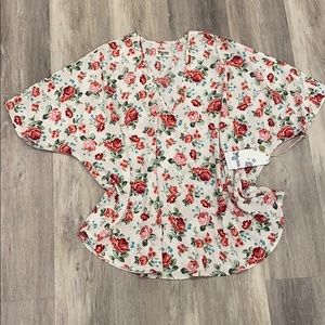 NWT Size XS SMYMUMU floral top